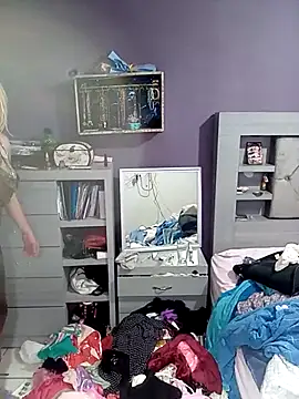 transreyna online show from February 2025 08:46:02 AM