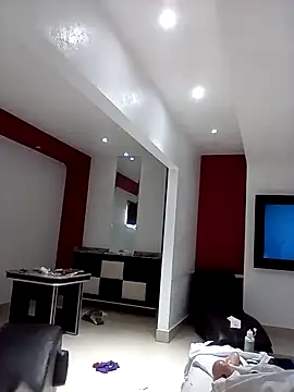 transreyna online show from March 2025 07:59:02 PM