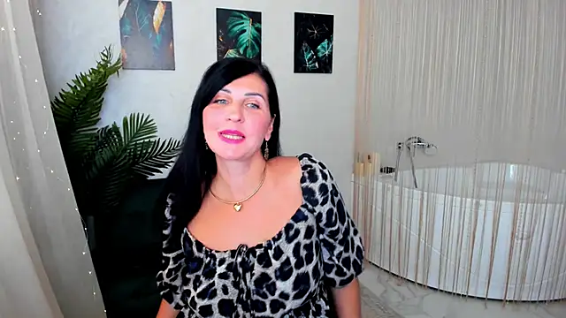 Snapshot of Moon_Veloure1 chatting on September 2025 03:57:01 AM Moon Veloure1 online show from September 2025 03:57:01 AM