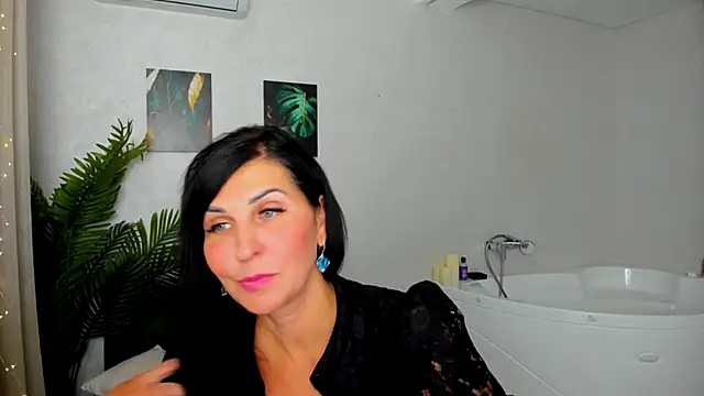 Snapshot of Moon_Veloure1 chatting on October 2025 04:13:02 AM Moon Veloure1 online show from October 2025 04:13:02 AM