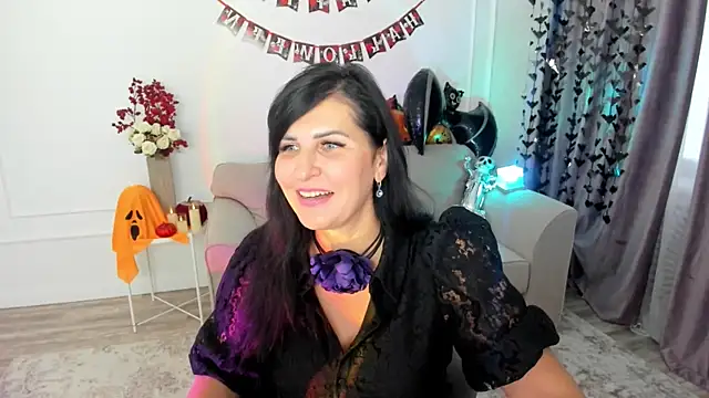 Snapshot of Moon_Veloure1 chatting on October 2025 03:52:01 AM Moon Veloure1 online show from October 2025 03:52:01 AM