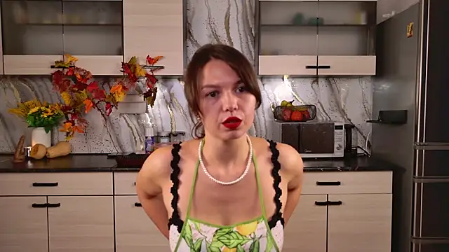 Snapshot of EllaCanny chatting on November 2025 06:14:01 AM EllaCanny online show from November 2025 06:14:01 AM