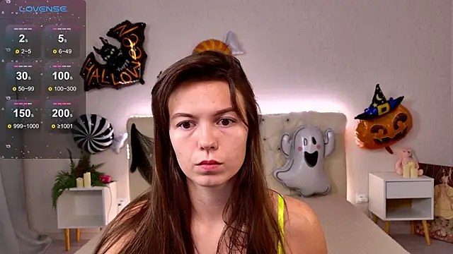 Snapshot of EllaCanny chatting on November 2025 05:03:01 AM EllaCanny online show from November 2025 05:03:01 AM