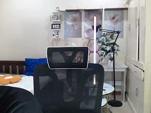 Snapshot of niel_cumshow chatting on December 2025 05:58:01 PM niel cumshow online show from December 2025 05:58:01 PM