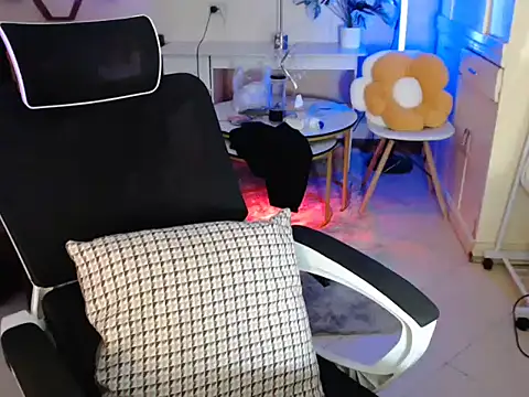niel cumshow online show from December 2025 08:11:01 PM