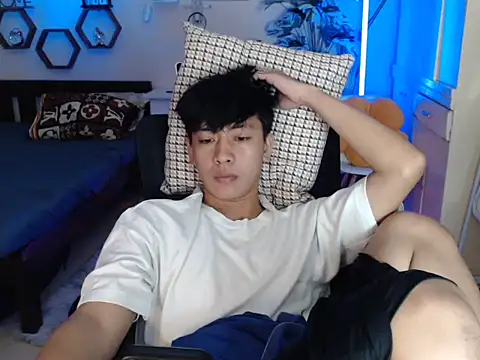 niel cumshow online show from December 2025 08:06:02 AM