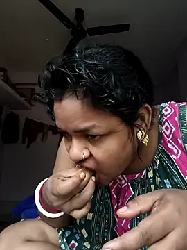 Deborbhavi222 online show from April 2026 03:24:01 AM