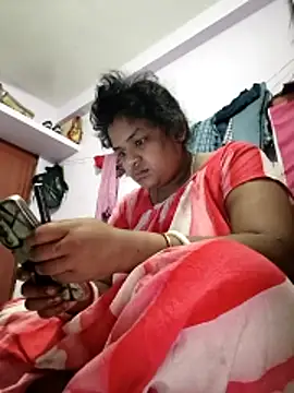 Deborbhavi222 online show from April 2026 04:44:02 PM