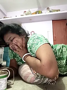 Deborbhavi222 online show from May 2026 11:24:01 AM