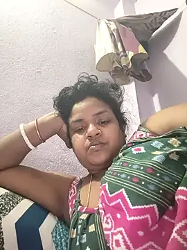 Deborbhavi222 online show from April 2026 03:13:02 PM