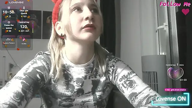 Snapshot of ChristinaFivePlus chatting on October 2025 05:13:02 PM ChristinaFivePlus online show from October 2025 05:13:02 PM