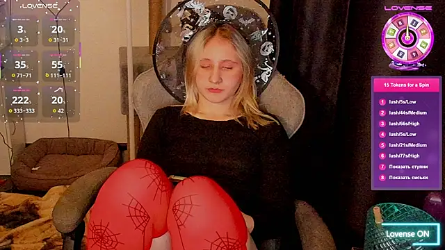 Snapshot of ChristinaFivePlus chatting on October 2025 08:54:01 PM ChristinaFivePlus online show from October 2025 08:54:01 PM