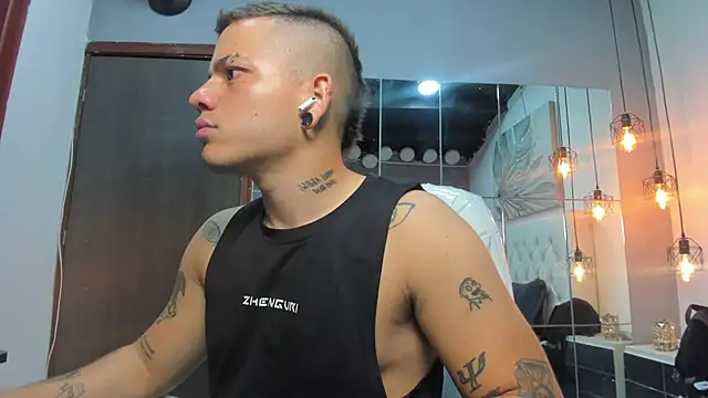 Snapshot of wildthor26 chatting on February 2026 04:45:01 AM wildthor26 online show from February 2026 04:45:01 AM