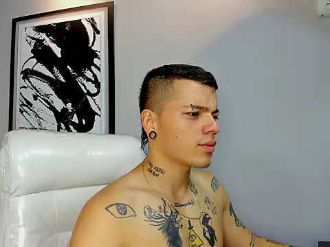 wildthor26 online show from September 2025 02:18:02 AM