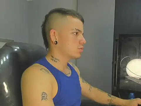 wildthor26 online show from October 2025 04:14:01 AM