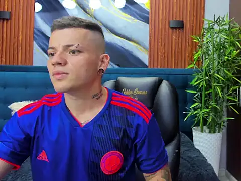 wildthor26 online show from January 2026 02:37:02 AM