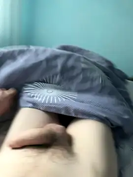 Snapshot of AndyBondy chatting on November 2025 06:17:01 AM AndyBondy online show from November 2025 06:17:01 AM