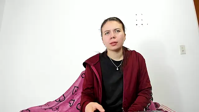 Snapshot of Valen_tina chatting on September 2025 12:22:01 PM Valen tina online show from September 2025 12:22:01 PM