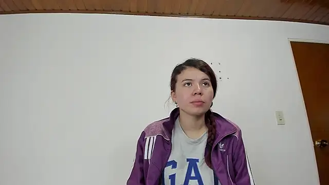 Snapshot of Valen_tina chatting on October 2025 12:28:01 PM Valen tina online show from October 2025 12:28:01 PM