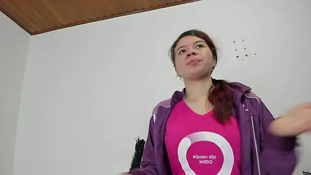 Snapshot of Valen_tina chatting on October 2025 12:28:01 PM Valen tina online show from October 2025 12:28:01 PM