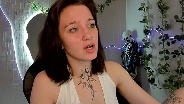Elastikisss online show from April 2026 03:59:01 AM