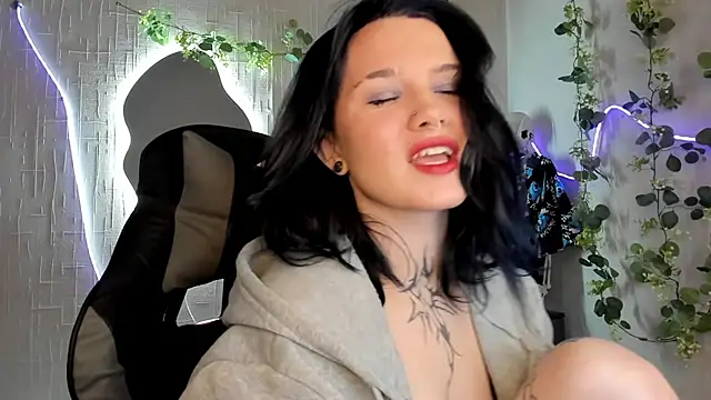 Elastikisss online show from May 2026 11:31:01 PM