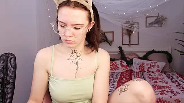 Elastikisss online show from December 2025 02:26:01 AM