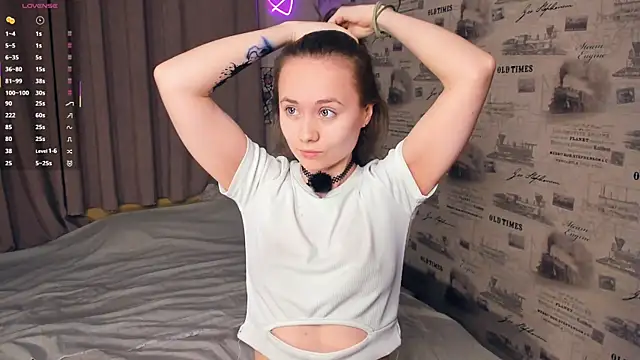 Snapshot of Crysta1Eva_ chatting on May 2026 09:42:01 PM Crysta1Eva online show from May 2026 09:42:01 PM