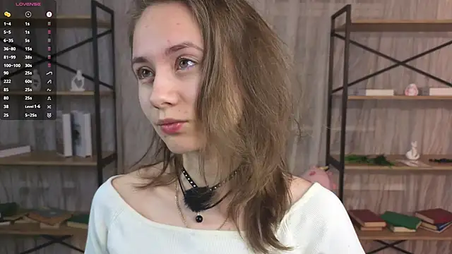 Snapshot of Crysta1Eva_ chatting on May 2026 08:18:02 PM Crysta1Eva online show from May 2026 08:18:02 PM