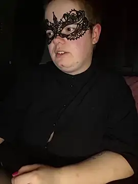 Snapshot of Katy2323 chatting on October 2025 07:37:01 PM Katy2323 online show from October 2025 07:37:01 PM