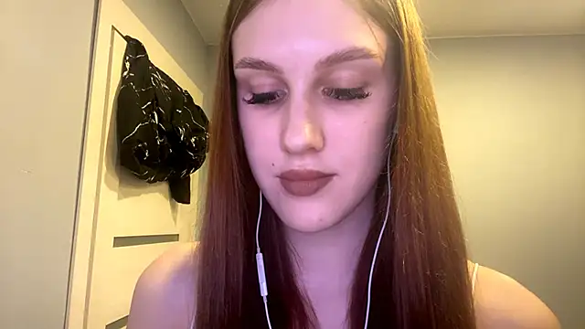 RanaBostel online show from October 2025 06:08:01 PM