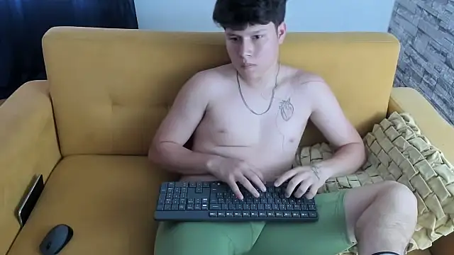 daniel leon online show from April 2026 07:04:02 PM
