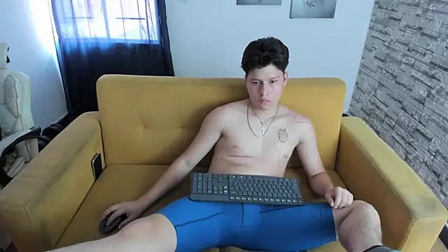 daniel leon online show from April 2026 07:00:01 PM