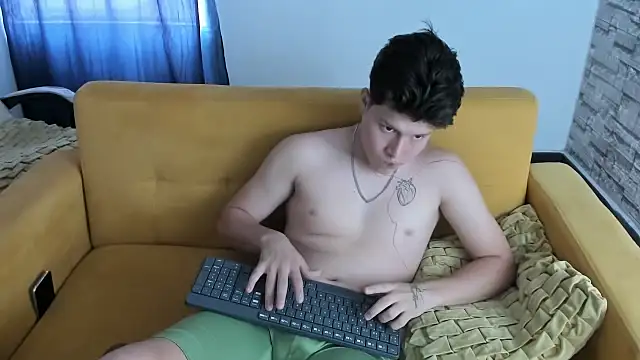 daniel leon online show from April 2026 06:48:02 PM