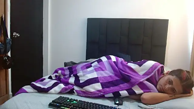 Carlandelli1 online show from November 2025 04:22:02 PM