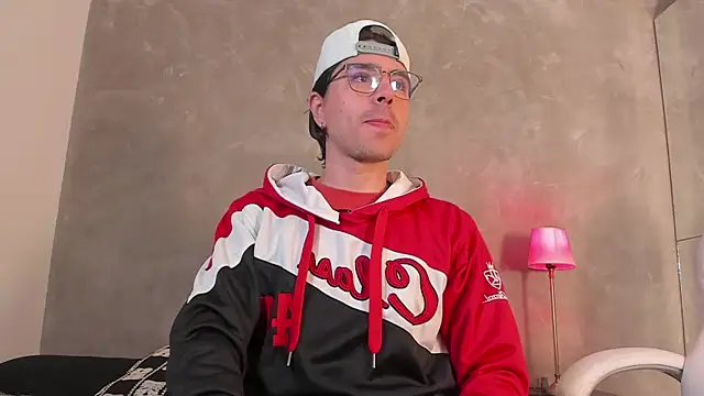 dylan cross  online show from December 2025 11:33:02 AM