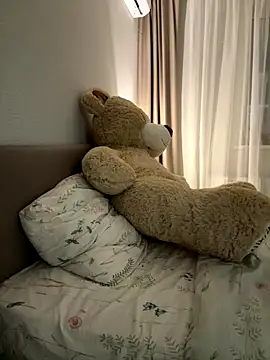 LinaViam online show from October 2025 02:36:02 PM