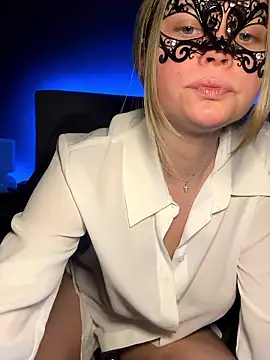 Cherrycolada online show from January 2026 10:17:01 PM