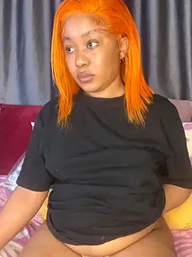 BlackBarbieX23 online show from December 2025 04:44:01 PM