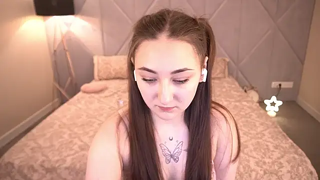 SashaDuvalle online show from April 2026 06:33:01 PM