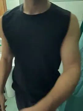 giovan2020 online show from November 2025 04:10:02 PM