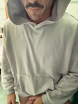 Snapshot of giovan2020 chatting on October 2025 04:37:01 PM giovan2020 online show from October 2025 04:37:01 PM