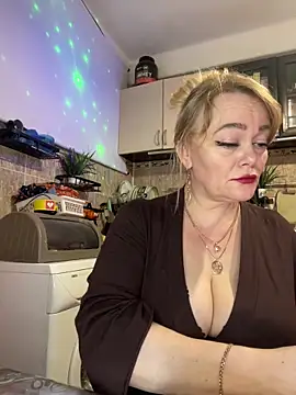 Sweet-blonde online show from May 2026 10:57:01 PM