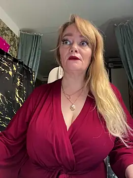 Snapshot of Sweet-blonde chatting on June 2026 12:32:02 AM Sweet-blonde online show from June 2026 12:32:02 AM