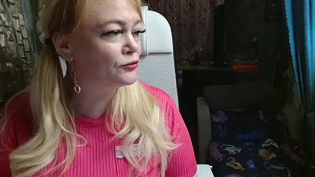 Sweet-blonde online show from November 2025 02:21:01 PM