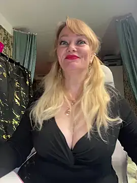 Snapshot of Sweet-blonde chatting on June 2026 09:53:01 PM Sweet-blonde online show from June 2026 09:53:01 PM