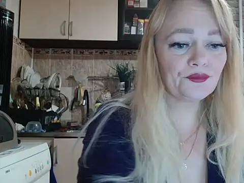 Snapshot of Sweet-blonde chatting on October 2025 11:44:01 AM Sweet-blonde online show from October 2025 11:44:01 AM