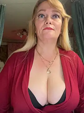 Snapshot of Sweet-blonde chatting on July 2026 10:43:02 PM Sweet-blonde online show from July 2026 10:43:02 PM