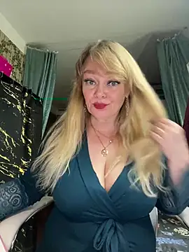 Snapshot of Sweet-blonde chatting on June 2026 10:19:01 PM Sweet-blonde online show from June 2026 10:19:01 PM