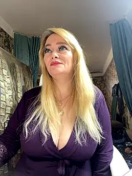 Sweet-blonde online show from November 2025 11:13:02 AM